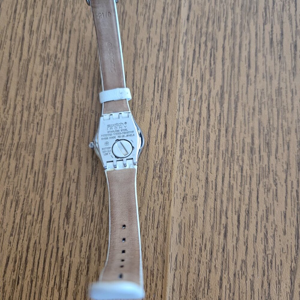 Swatch - Picture 4 of 9